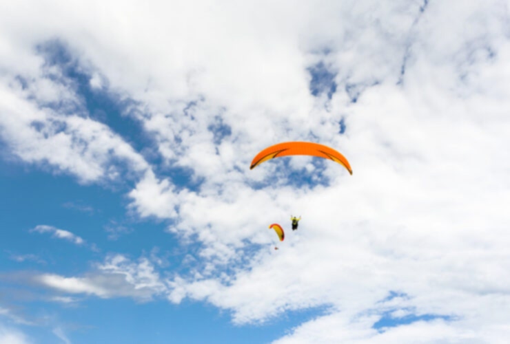 paraplane flying high up